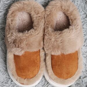 Cozy Faux Fur Slippers - Beige and Brown